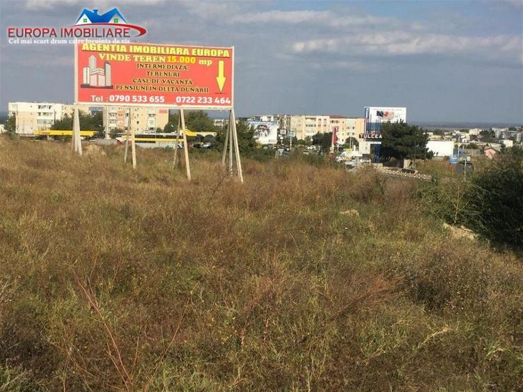 Teren de 15000 mp, în Peco