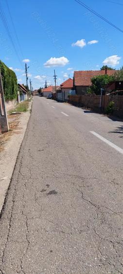 Casă cu 3 camere cu Teren 1054 Mp în Ucuriș