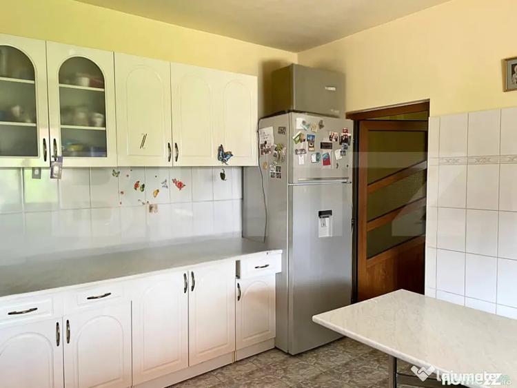 Casă cu 7 camere cu Teren 3000 Mp în Central