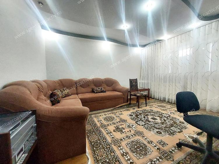 Apartament cu 4 camere semidecomandat în Port