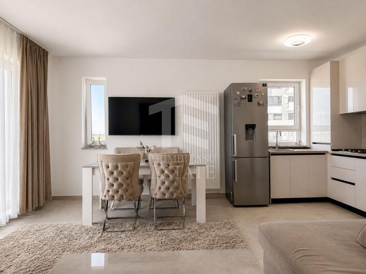 Apartament cu 3 camere semidecomandat, mobilat în Tomis Plus