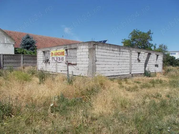 Casă cu 4 camere cu Teren 1015 Mp în Lunei