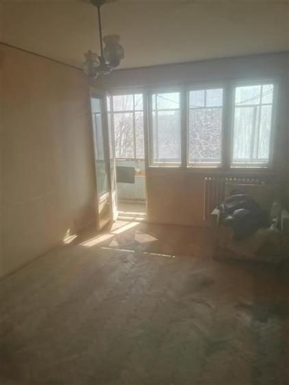 Apartament cu 3 camere decomandat în Alexandru Obregia