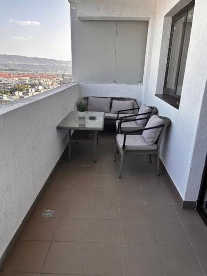 Apartament cu 3 camere decomandat, mobilat în Ostroveni