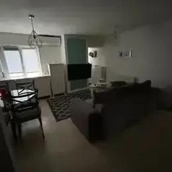 Apartament cu 3 camere decomandat, mobilat în Bucovina