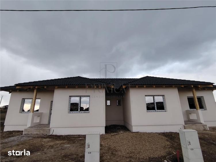 Duplex despartit prin baie - teren 380 mp - toate utilitatile - 8