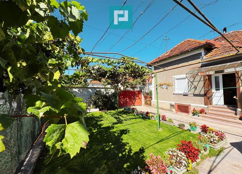 Casă individuală cu 4 camere cu Canalizare în Sighiștel