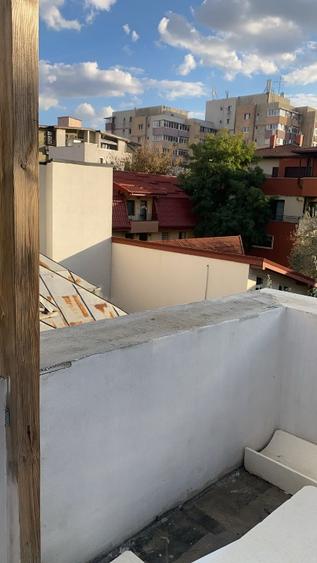 Casă individuală cu 5 camere cu Teren 265 Mp în Arcul de Triumf