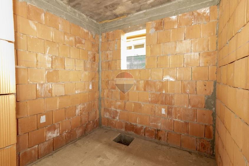 Casă individuală cu 5 camere cu Teren 1000 Mp în Balotești