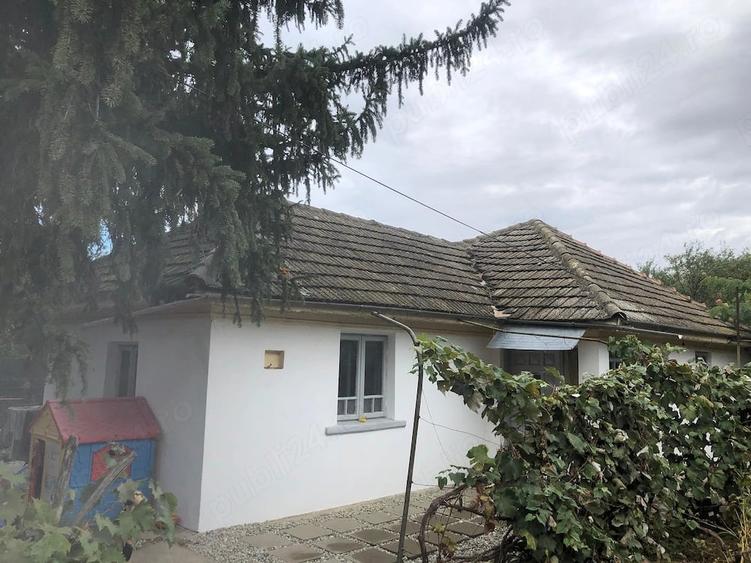Casă cu 2 camere cu Teren 1000 Mp în Crevedia