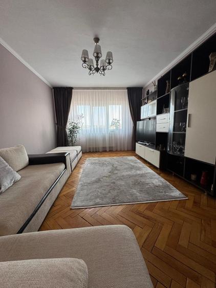 Apartament cu 3 camere în Calea Aradului