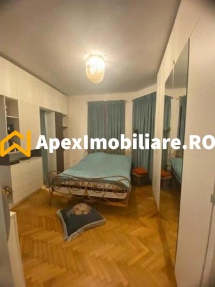 Garsonieră decomandată, mobilată în Universitate
