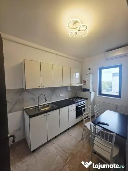 Garsonieră decomandată în Central