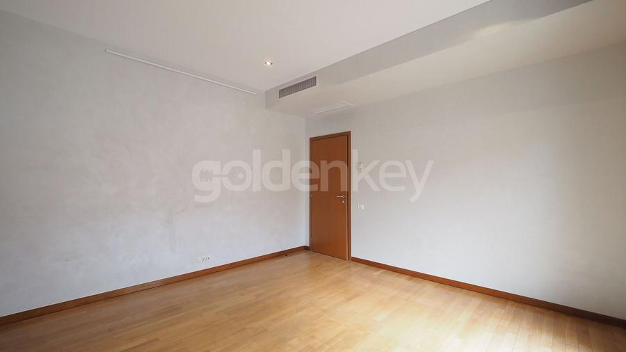 Apartament cu 4 camere decomandat în Dorobanți