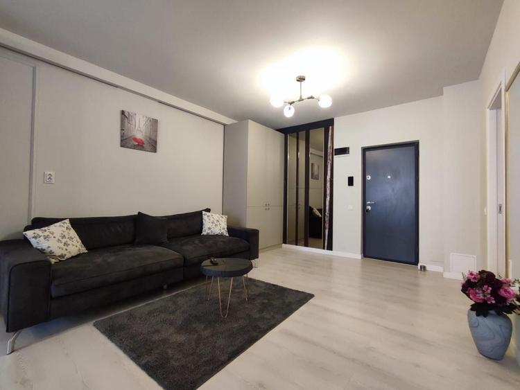 Apartament cu 2 camere semidecomandat în Florești