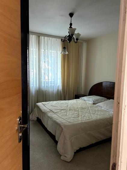 Apartament cu 3 camere decomandat în Eremia