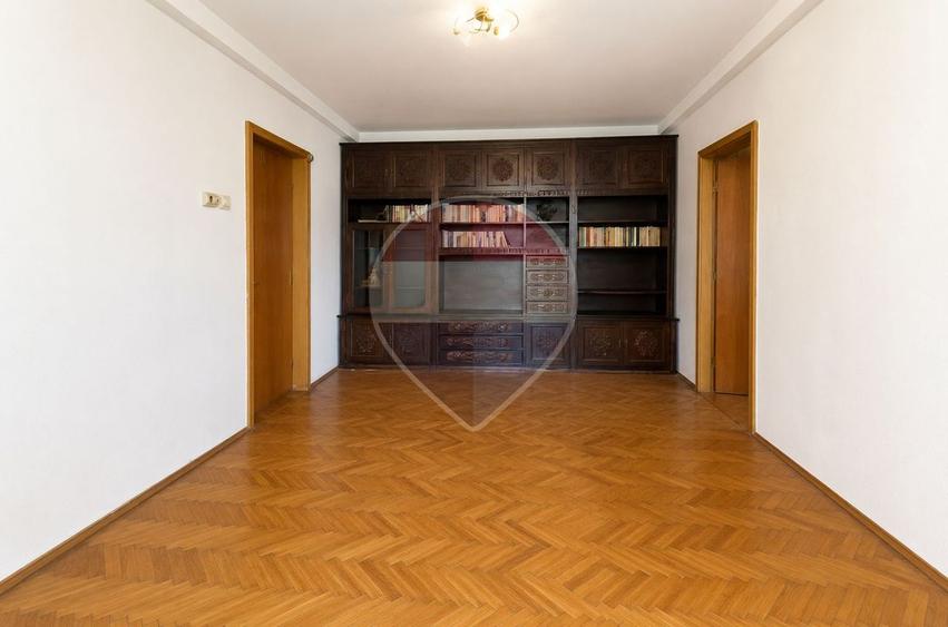 Apartament cu 2 camere semidecomandat, mobilat în Ultracentral