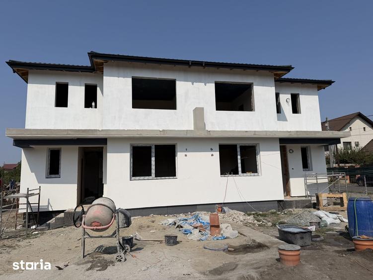 Casă cu 5 camere cu Teren 300 Mp în Cornetu