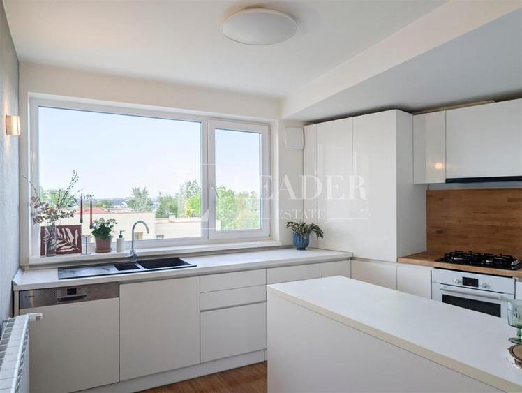 Apartament cu 4 camere decomandat, mobilat în Pipera