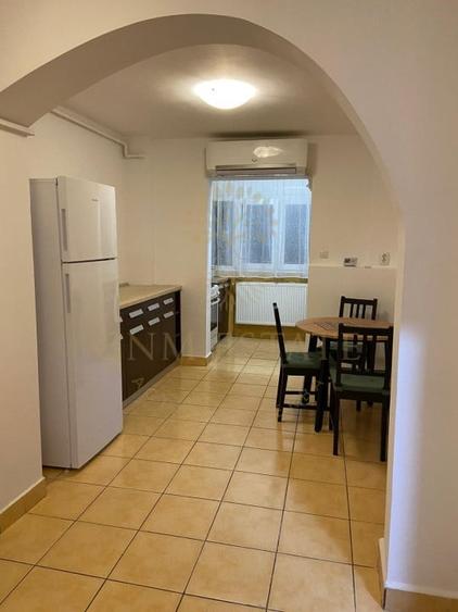 Apartament cu 3 camere decomandat, mobilat în Apărătorii Patriei