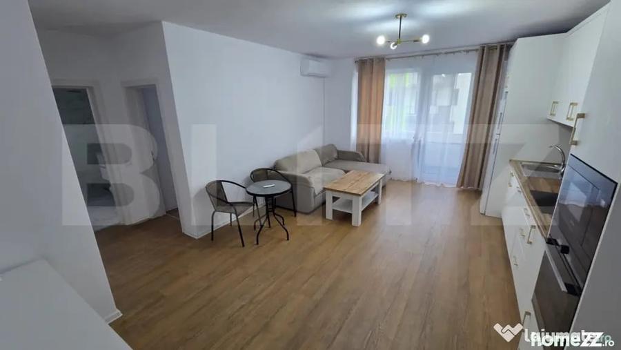 Apartament cu 3 camere semidecomandat în Central
