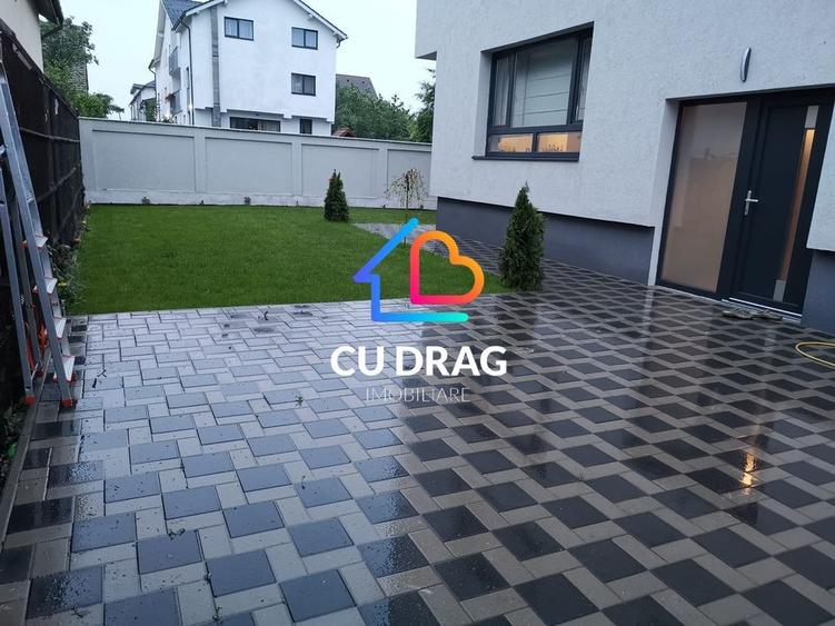 Casă individuală cu 8 camere cu Canalizare în Șelimbăr