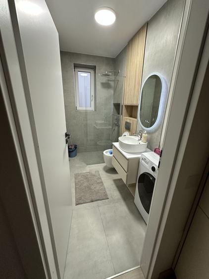 Apartament cu 2 camere semidecomandat în Chinteni