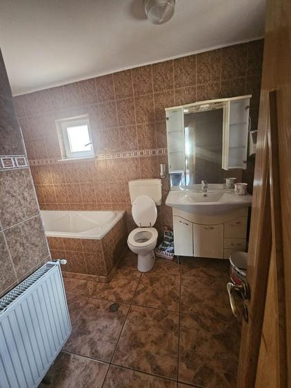 Casă individuală cu 6 camere cu Canalizare în Prundu