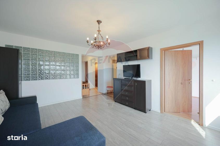 Apartament cu 3 camere, mobilat în Central