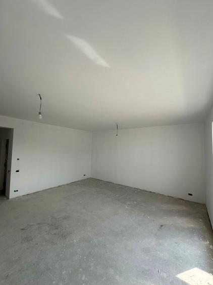 Apartament de 2 camere cu terasa zona de Nord/Aviatiei/Comision 0 - 3