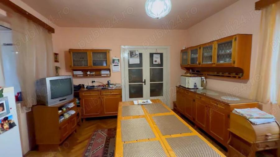 Casă cu 6 camere în Central