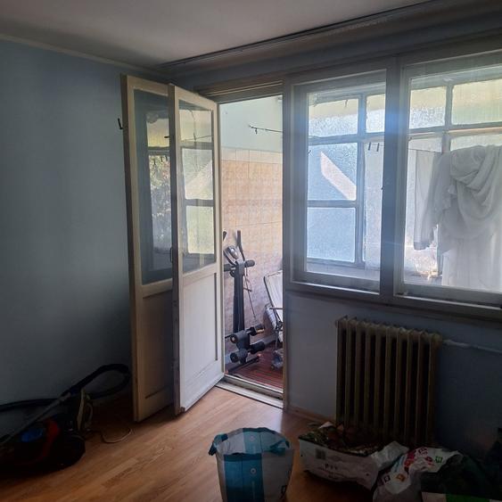 Apartament cu 3 camere decomandat în Mărgeanului