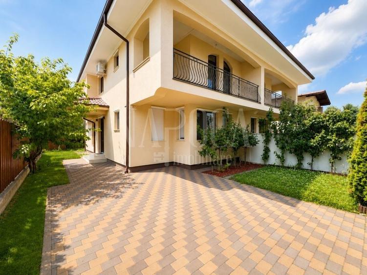 Duplex cu 4 camere cu Canalizare în Florești