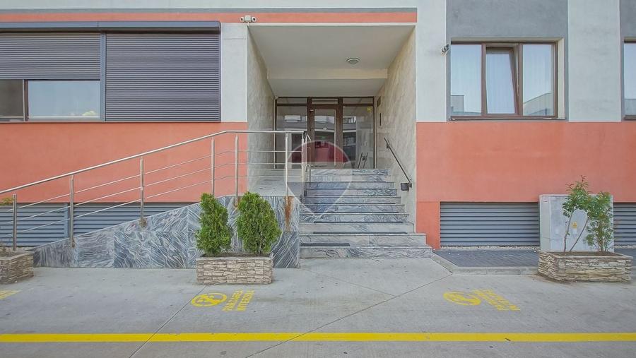 Apartament cu 2 camere decomandat, mobilat în Tractorul
