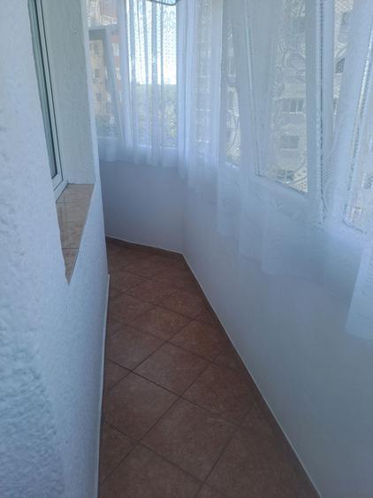Particular,ap 2 camere decomandate,56mp,metrou 1 Decembrie la 6min mers - 8