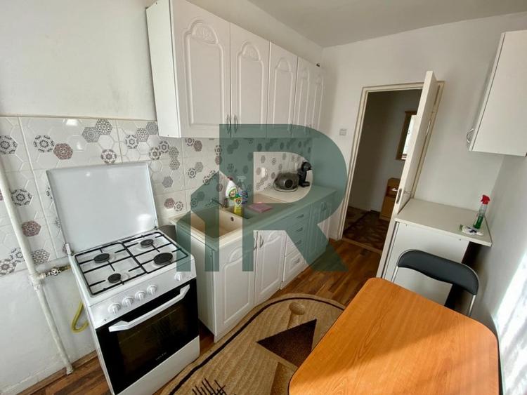 Apartament cu 3 camere decomandat, mobilat în Mihai Viteazul