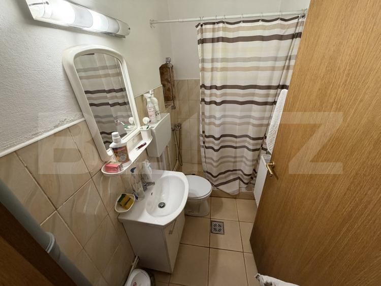 Casă individuală cu 5 camere cu Canalizare în Central