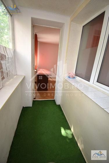 Apartament cu 3 camere semidecomandat în Titan