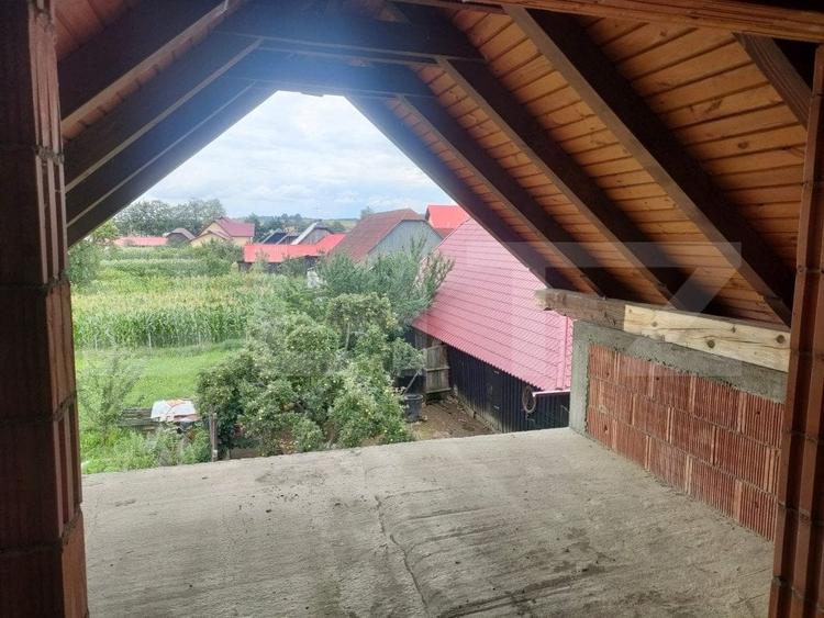 Casă individuală cu 8 camere cu Teren 770 Mp în Marginea
