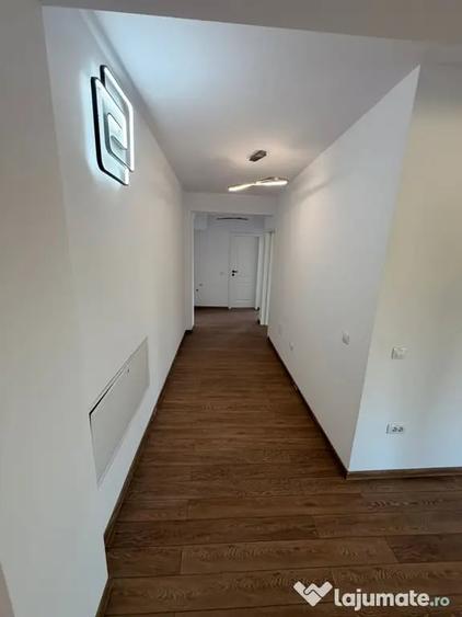 Apartament cu 3 camere decomandat în Bucium