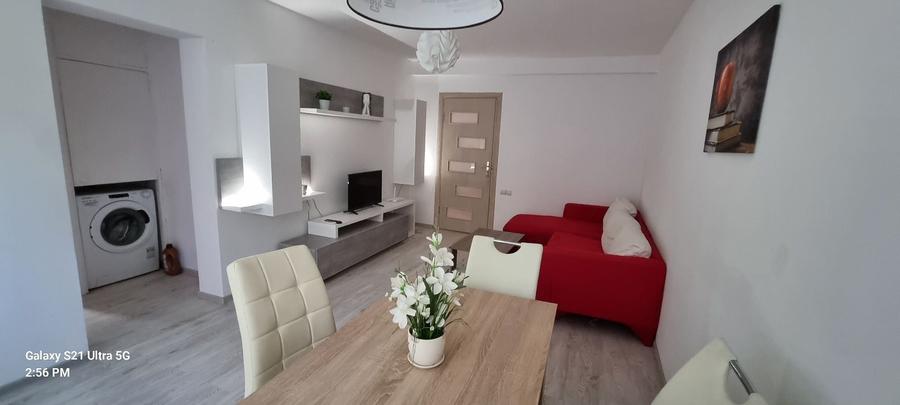 Inchiriere apartament 3 camere 7 noiembrie.For rent 2 bedrooms,1 living room,2 bathrooms apartment near UMFST - 8