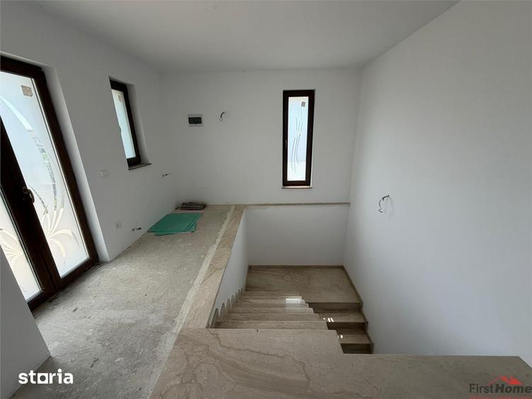 Casă cu 5 camere cu Teren 674 Mp în Vânători