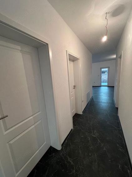 Casă cu 3 camere cu Teren 250 Mp în Central