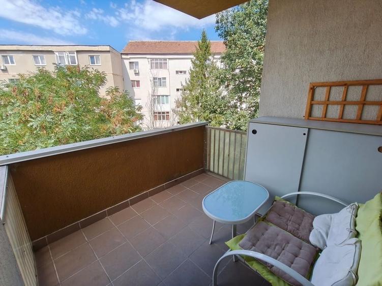 Apartament cu 2 camere semidecomandat în Sub Arini