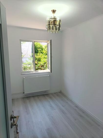 Vind apartament 3 camere semidecomandat - 14