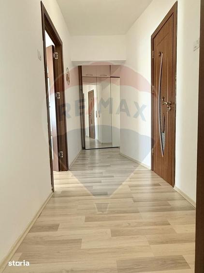 Apartament cu 3 camere, mobilat în Berceni