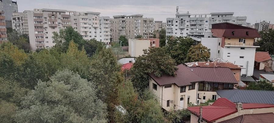 Apartament cu 3 camere decomandat în Nerva Traian