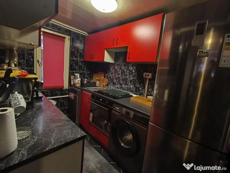 Casă cu 5 camere cu Teren 180 Mp în Muncitoresc