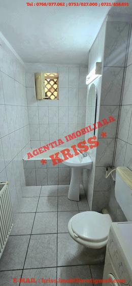 Apartament cu 3 camere semidecomandat în Negru Vodă