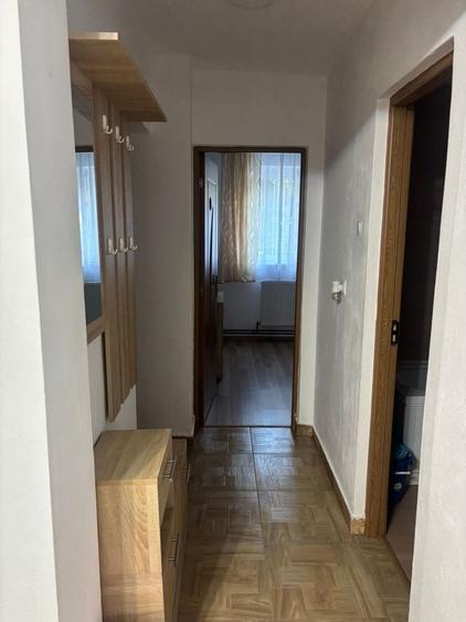 Apartament cu 3 camere în Decebal